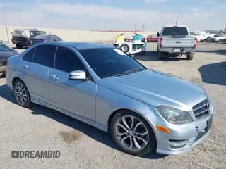 ✅ 2014 Mercedes-Benz C 250 Sport • VIN: WDDGF4HB3EG219159 • Lot: 42916060. Wystawiony na IAAI z przebiegiem 151 432 mil. Bezpłatny archiwum sprzedaży aukcyjnych z USA i szczegółowy raport historii pojazdu na DreamBid. Zdjęcie 1.