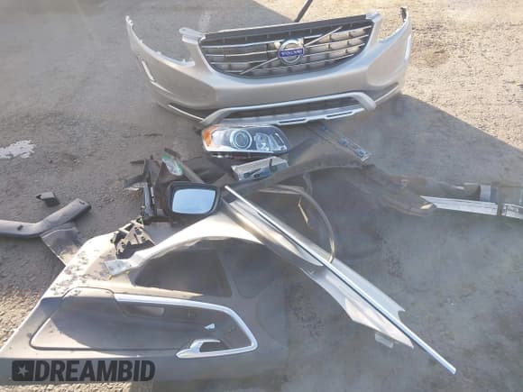 ✅ 2017 Volvo XC60 Dynamic • VIN: YV440MDR3H2095815 • Lot: 43653614. Wystawiony na IAAI z przebiegiem 31 539 mil. Bezpłatny archiwum sprzedaży aukcyjnych z USA i szczegółowy raport historii pojazdu na DreamBid. Zdjęcie 12.