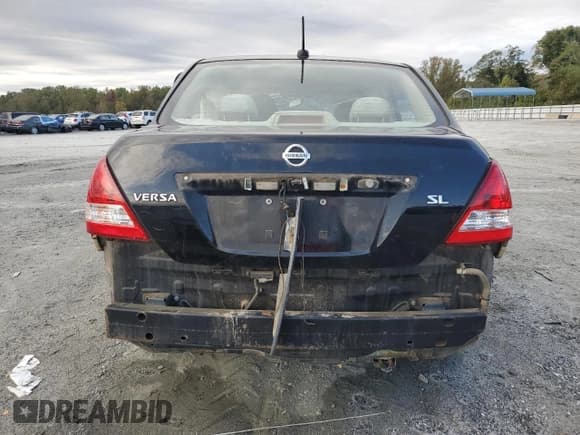 ✅ 2007 Nissan Versa S • VIN: 3N1BC11E57L422619 • Lot: 85010085. Wystawiony na Copart z przebiegiem 171 417 mil. Bezpłatny archiwum sprzedaży aukcyjnych z USA i szczegółowy raport historii pojazdu na DreamBid. Zdjęcie 6.