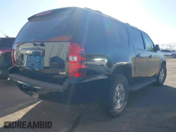 ✅ 2010 Chevrolet Suburban LT • VIN: 1GNUKJE31AR234978 • Lot: 43600416. Listed on IAAI with 252,859 mi. Free auction sales archive from the USA and detailed vehicle history report at DreamBid. Image 4.