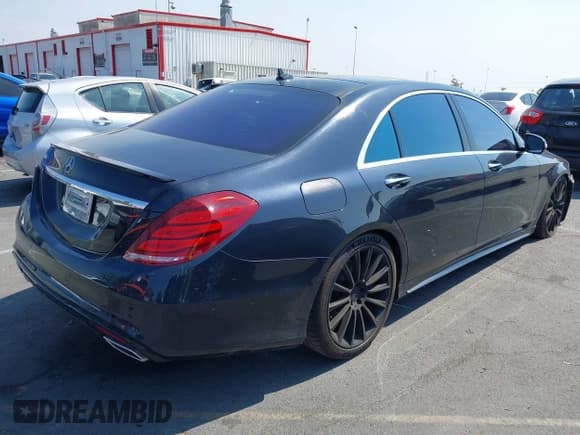 ✅ 2015 Mercedes-Benz S 550 • VIN: WDDUG8CB7FA074310 • Лот: 42899556. Опубликован ранее на IAAI с пробегом 186 028 миль. Бесплатный доступ к архиву аукционных продаж из США и подробный отчёт об истории автомобиля на DreamBid. Изображение 4.