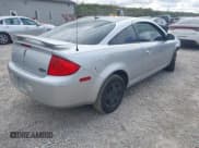 ✅ 2009 Pontiac G5 • VIN: 1G2AL18H697133902 • Lot: 43521205. Wystawiony na IAAI z przebiegiem 151 713 mil. Bezpłatny archiwum sprzedaży aukcyjnych z USA i szczegółowy raport historii pojazdu na DreamBid. Zdjęcie 4.