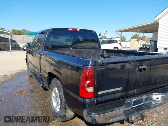 ✅ 2004 Chevrolet Silverado 1500 LS • VIN: 2GCEC19T541238663 • Лот: 43503109. Опубликован ранее на IAAI с пробегом Не указан. Бесплатный доступ к архиву аукционных продаж из США и подробный отчёт об истории автомобиля на DreamBid. Изображение 3.