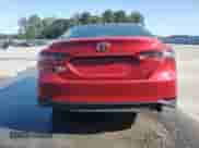 2023 Toyota Camry LE z VIN 4T1C11AK5PU115918, wystawiony jako Copart lot #85148995 z przebiegiem 57 491 mil mil oraz Czysty tytuł • Clean title. Historia ofert i sprzedaży dostępna na DreamBid. Obrazek 6.