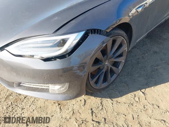 ✅ 2019 Tesla Model S 75D • VIN: 5YJSA1E2XKF331744 • Lot: 41483173. Listed on IAAI with Not provided. Free auction sales archive from the USA and detailed vehicle history report at DreamBid. Image 6.