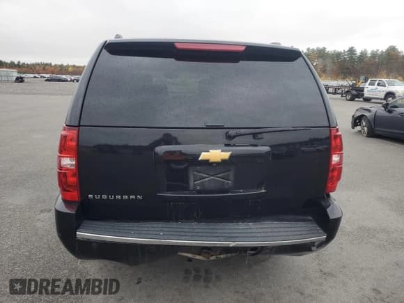 ✅ 2013 Chevrolet Suburban LTZ • VIN: 1GNSKKE74DR121174 • Lot: 90267505. Wystawiony na Copart z przebiegiem 181 025 mil. Bezpłatny archiwum sprzedaży aukcyjnych z USA i szczegółowy raport historii pojazdu na DreamBid. Zdjęcie 6.