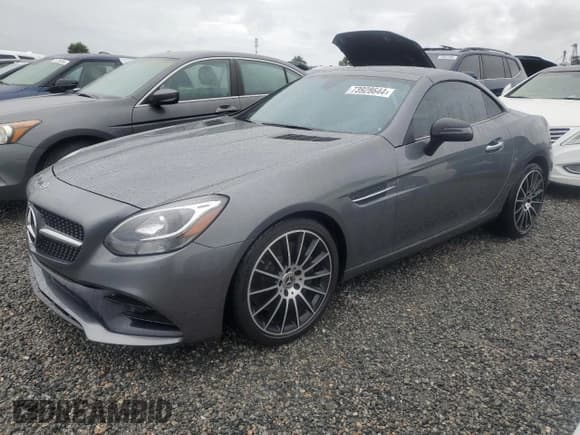 ✅ 2020 Mercedes-Benz SLC 300 • VIN: W1KPK3JA0LF172375 • Лот: 73928644. Опубликован ранее на Copart с пробегом 16 832 миль. Бесплатный доступ к архиву аукционных продаж из США и подробный отчёт об истории автомобиля на DreamBid. Изображение 1.