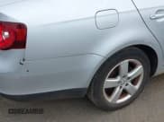 ✅ 2009 Volkswagen Jetta SE • VIN: 3VWRZ71K09M122435 • Lot: 42119949. Listed on IAAI with 158,207 mi. Free auction sales archive from the USA and detailed vehicle history report at DreamBid. Image 13.