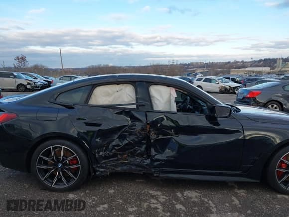 ✅ 2024 BMW 4 Series M440i xDrive • VIN: WBA13AW05RFS35266 • Lot: 41228213. Listed on IAAI with Not provided. Free auction sales archive from the USA and detailed vehicle history report at DreamBid. Image 6.