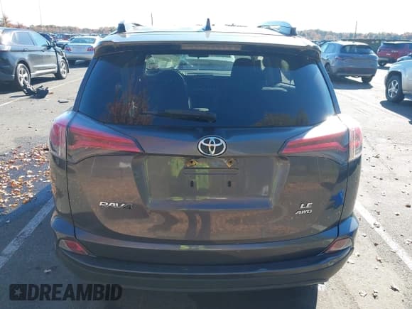 ✅ 2017 Toyota RAV4 LE • VIN: JTMBFREV1HJ702026 • Лот: 43538867. Опубликован ранее на IAAI с пробегом 109 556 миль. Бесплатный доступ к архиву аукционных продаж из США и подробный отчёт об истории автомобиля на DreamBid. Изображение 16.