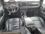 ✅ 2020 Jeep Wrangler Unlimited Sahara • VIN: 1C4HJXEM1LW202755 • Lot: 71248044. Wystawiony na Copart z przebiegiem 76 730 mil. Bezpłatny archiwum sprzedaży aukcyjnych z USA i szczegółowy raport historii pojazdu na DreamBid. Zdjęcie 8.