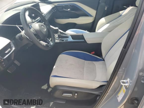 ✅ 2025 Acura ADX w/A-Spec Package • VIN: 3HDSA1H50SM702457 • Lot: 65900245. Listed on Copart with 5,100 mi. Free auction sales archive from the USA and detailed vehicle history report at DreamBid. Image 7.