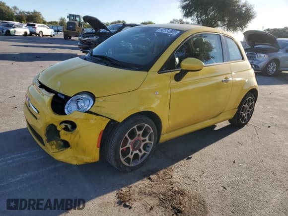 ✅ 2015 FIAT 500 Sport • VIN: 3C3CFFBR9FT615916 • Лот: 92573365. Опубликован ранее на Copart с пробегом 75 698 миль. Бесплатный доступ к архиву аукционных продаж из США и подробный отчёт об истории автомобиля на DreamBid. Изображение 1.