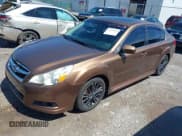 ✅ 2012 Subaru Legacy Limited • VIN: 4S3BMBK62C3014396 • Lot: 41973624. Wystawiony na IAAI z przebiegiem 191 068 mil. Bezpłatny archiwum sprzedaży aukcyjnych z USA i szczegółowy raport historii pojazdu na DreamBid. Zdjęcie 2.