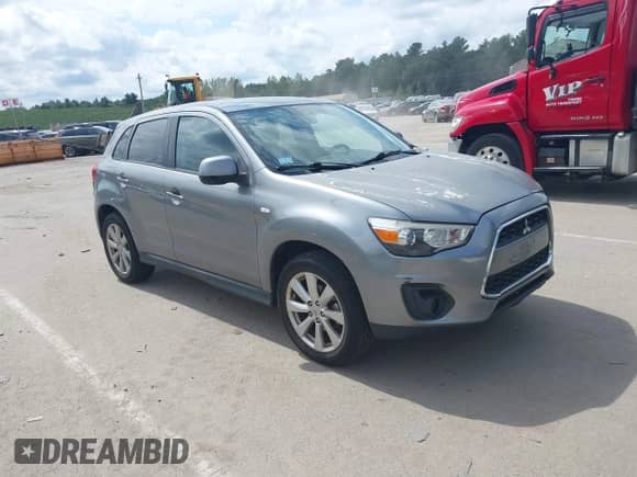 2013 Mitsubishi Outlander ES z VIN 4A4AP3AU2DE002868, wystawiony jako IAAI lot #43123086 z przebiegiem 163 404 mil mil oraz . Historia ofert i sprzedaży dostępna na DreamBid. Obrazek 1.