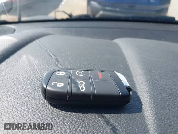 2024 Dodge Hornet R/T z VIN ZACPDFCW2R3A28421, wystawiony jako IAAI lot #42465763 z przebiegiem 34 761 mil mil oraz . Historia ofert i sprzedaży dostępna na DreamBid. Obrazek 11.