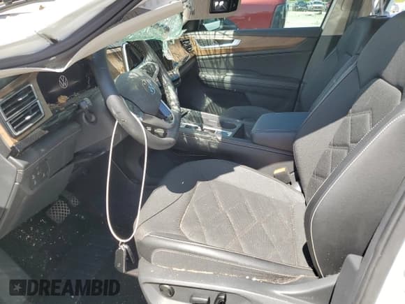 ✅ 2024 Volkswagen Atlas SE • VIN: 1V2DR2CA0RC517526 • Lot: 63259135. Wystawiony na Copart z przebiegiem 26 309 mil. Bezpłatny archiwum sprzedaży aukcyjnych z USA i szczegółowy raport historii pojazdu na DreamBid. Zdjęcie 7.