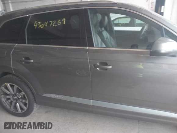 ✅ 2017 Audi Q7 Prestige • VIN: WA1VAAF77HD059557 • Лот: 43047269. Опубликован ранее на IAAI с пробегом 129 313 миль. Бесплатный доступ к архиву аукционных продаж из США и подробный отчёт об истории автомобиля на DreamBid. Изображение 13.