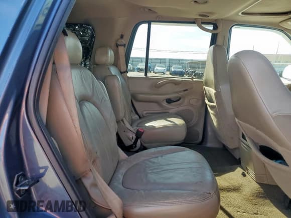 ✅ 2001 Ford Expedition Eddie Bauer • VIN: 1FMFU18L71LA73686 • Lot: 50629845. Listed on Copart with 143,627 mi. Free auction sales archive from the USA and detailed vehicle history report at DreamBid. Image 11.