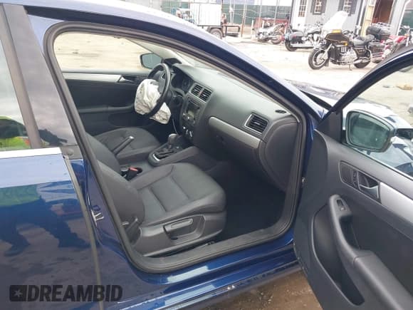 ✅ 2012 Volkswagen Jetta SEL • VIN: 3VWLP7AJ4CM394657 • Lot: 41912022. Listed on IAAI with 150,482 mi. Free auction sales archive from the USA and detailed vehicle history report at DreamBid. Image 5.