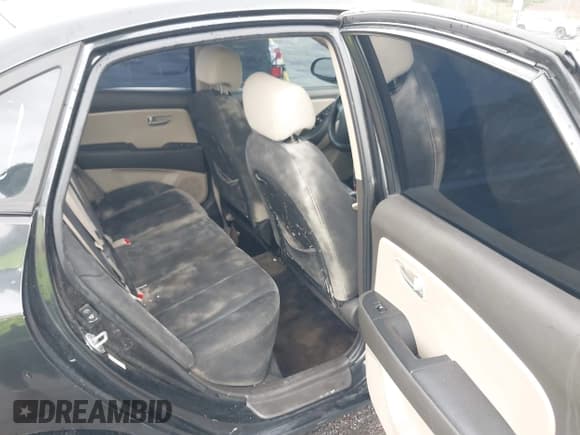 ✅ 2009 Hyundai Elantra GLS • VIN: KMHDU46D49U686102 • Lot: 43528119. Listed on IAAI with 182,390 mi. Free auction sales archive from the USA and detailed vehicle history report at DreamBid. Image 8.