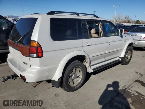 ✅ 2003 Mitsubishi Montero Sport Limited • VIN: JA4MT41R33J005330 • Лот: 88896835. Опубликован ранее на Copart с пробегом 192 732 миль. Бесплатный доступ к архиву аукционных продаж из США и подробный отчёт об истории автомобиля на DreamBid. Изображение 3.