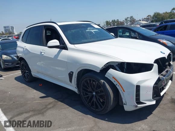 ✅ 2024 BMW X5 xDrive40i • VIN: 5UX23EU08R9U79833 • Lot: 42597277. Listed on IAAI with 25,647 mi. Free auction sales archive from the USA and detailed vehicle history report at DreamBid. Image 1.