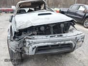 ✅ 1996 Toyota 4Runner Limited • VIN: JT3HN87R7T0042858 • Lot: 40823555. Wystawiony na IAAI z przebiegiem 242 956 mil. Bezpłatny archiwum sprzedaży aukcyjnych z USA i szczegółowy raport historii pojazdu na DreamBid. Zdjęcie 6.