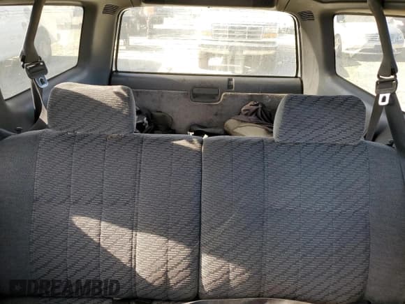 ✅ 1995 Toyota 4Runner • VIN: JT3VN29V7S0053996 • Lot: 58093195. Wystawiony na Copart z przebiegiem 251 960 mil. Bezpłatny archiwum sprzedaży aukcyjnych z USA i szczegółowy raport historii pojazdu na DreamBid. Zdjęcie 10.