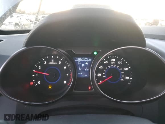 ✅ 2017 Hyundai Veloster • VIN: KMHTC6AD9HU320846 • Lot: 81773764. Wystawiony na Copart z przebiegiem 50 669 mil. Bezpłatny archiwum sprzedaży aukcyjnych z USA i szczegółowy raport historii pojazdu na DreamBid. Zdjęcie 9.