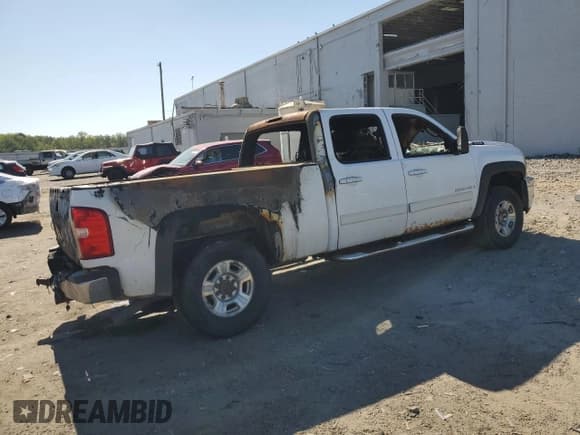 ✅ 2009 Chevrolet Silverado 2500HD Work Truck • VIN: 1GCHK43KX9F106421 • Lot: 69239365. Wystawiony na Copart z przebiegiem Nie podano. Bezpłatny archiwum sprzedaży aukcyjnych z USA i szczegółowy raport historii pojazdu na DreamBid. Zdjęcie 3.