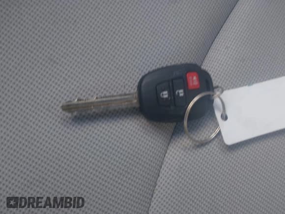 ✅ 2024 Toyota Corolla Cross L • VIN: 7MUAAABG4RV084390 • Lot: 42282541. Listed on IAAI with 31,799 mi. Free auction sales archive from the USA and detailed vehicle history report at DreamBid. Image 11.