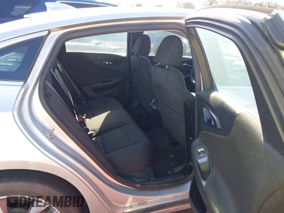 2022 Chevrolet Malibu LT z VIN 1G1ZD5ST9NF139833, wystawiony jako IAAI lot #43519704 z przebiegiem 62 390 mil mil oraz . Historia ofert i sprzedaży dostępna na DreamBid. Obrazek 8.