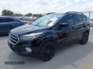 ✅ 2019 Ford Escape SE • VIN: 1FMCU0GD3KUC52407 • Лот: 43247832. Опубликован ранее на IAAI с пробегом 113 154 миль. Бесплатный доступ к архиву аукционных продаж из США и подробный отчёт об истории автомобиля на DreamBid. Изображение 2.
