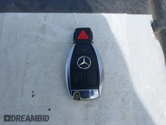 ✅ 2012 Mercedes-Benz C 250 • VIN: WDDGJ4HB5CF764992 • Lot: 42208031. Wystawiony na IAAI z przebiegiem 101 533 mil. Bezpłatny archiwum sprzedaży aukcyjnych z USA i szczegółowy raport historii pojazdu na DreamBid. Zdjęcie 11.