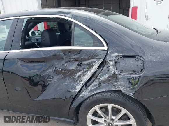 ✅ 2021 Mercedes-Benz A 220 • VIN: W1K3G4FB3MJ278745 • Lot: 42386479. Wystawiony na IAAI z przebiegiem 33 282 mil. Bezpłatny archiwum sprzedaży aukcyjnych z USA i szczegółowy raport historii pojazdu na DreamBid. Zdjęcie 6.