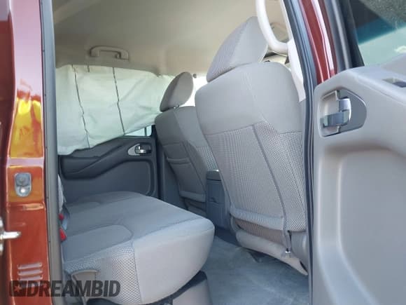 ✅ 2017 Nissan Frontier SV • VIN: 1N6DD0EV6HN738178 • Lot: 43562731. Wystawiony na IAAI z przebiegiem 108 414 mil. Bezpłatny archiwum sprzedaży aukcyjnych z USA i szczegółowy raport historii pojazdu na DreamBid. Zdjęcie 8.