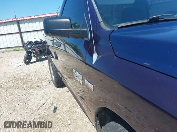 2013 Ram 1500 Express с VIN 3C6JR6AT7DG510683, выставлен на аукционе IAAI как лот 42671311 с пробегом 160 807 миль миль и . История ставок и продаж доступна на DreamBid. Изображение 19.