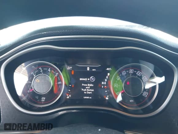 ✅ 2015 Dodge Challenger SXT Plus • VIN: 2C3CDZBGXFH700231 • Lot: 43407846. Wystawiony na IAAI z przebiegiem 129 305 mil. Bezpłatny archiwum sprzedaży aukcyjnych z USA i szczegółowy raport historii pojazdu na DreamBid. Zdjęcie 7.