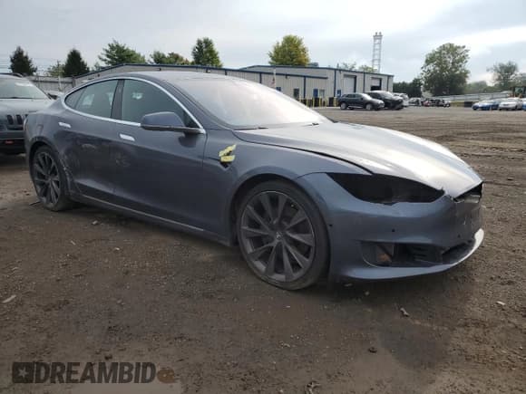 ✅ 2021 Tesla Model S Long Range Plus • VIN: 5YJSA1E2XMF423925 • Lot: 81634915. Wystawiony na Copart z przebiegiem Nie podano. Bezpłatny archiwum sprzedaży aukcyjnych z USA i szczegółowy raport historii pojazdu na DreamBid. Zdjęcie 4.