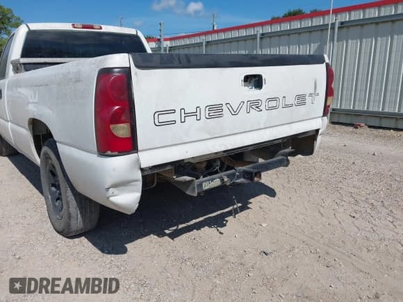 ✅ 2005 Chevrolet Silverado 1500 Work Truck • VIN: 1GCEC14X35Z108139 • Lot: 42965523. Listed on IAAI with 206,741 mi. Free auction sales archive from the USA and detailed vehicle history report at DreamBid. Image 6.
