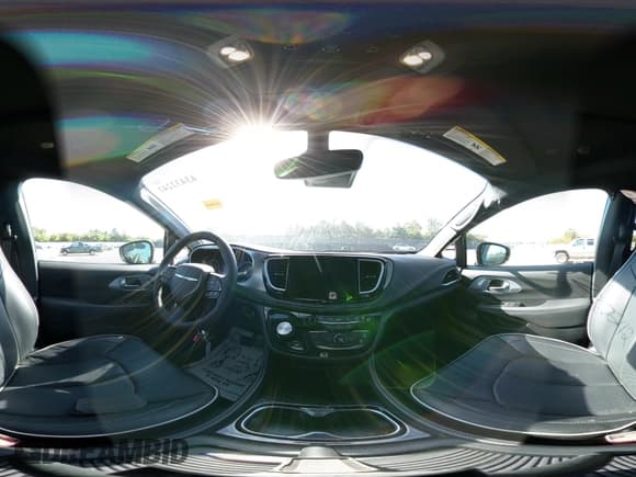 ✅ 2025 Chrysler Pacifica Limited • VIN: 2C4RC1GG1SR508350 • Lot: 43432242. Wystawiony na IAAI z przebiegiem 9 807 mil. Bezpłatny archiwum sprzedaży aukcyjnych z USA i szczegółowy raport historii pojazdu na DreamBid. Zdjęcie 19.