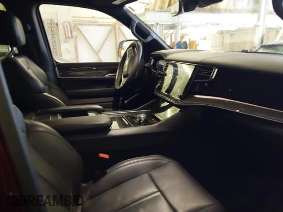 ✅ 2022 Jeep Wagoneer Series II • VIN: 1C4SJUBT5NS181161 • Lot: 41699742. Listed on IAAI with 44,363 mi. Free auction sales archive from the USA and detailed vehicle history report at DreamBid. Image 5.