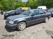 ✅ 1995 Mercedes-Benz E 320 • VIN: WDBEA32E7SC246184 • Лот: 52570185. Опубликован ранее на Copart с пробегом 122 452 миль. Бесплатный доступ к архиву аукционных продаж из США и подробный отчёт об истории автомобиля на DreamBid. Изображение 1.