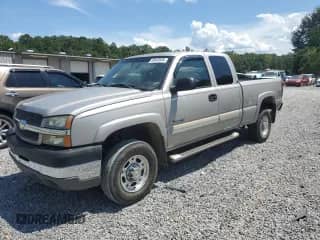 2004 Chevrolet Silverado 2500HD LS с VIN 1GCHK29U44E153942, выставлен на аукционе Copart как лот 68449955 с пробегом Не указан миль и Списание • Salvage title. История ставок и продаж доступна на DreamBid. Изображение 1.