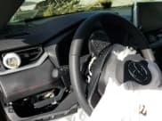 ✅ 2024 Toyota RAV4 SE • VIN: JTMAB3FV8RD229924 • Лот: 82295775. Опубликован ранее на Copart с пробегом Не указан. Бесплатный доступ к архиву аукционных продаж из США и подробный отчёт об истории автомобиля на DreamBid. Изображение 9.