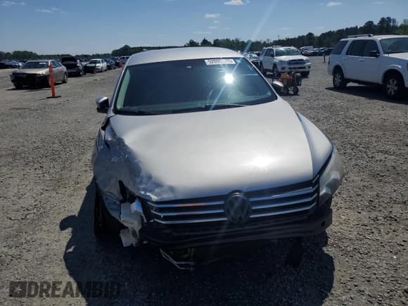 ✅ 2014 Volkswagen Passat S • VIN: 1VWAP7A36EC004610 • Lot: 52095475. Listed on Copart with 234,680 mi. Free auction sales archive from the USA and detailed vehicle history report at DreamBid. Image 5.