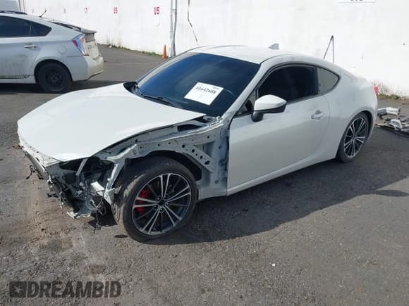 ✅ 2019 Toyota 86 • VIN: JF1ZNAA13K8700059 • Лот: 41642688. Опубликован ранее на IAAI с пробегом 112 743 миль. Бесплатный доступ к архиву аукционных продаж из США и подробный отчёт об истории автомобиля на DreamBid. Изображение 18.