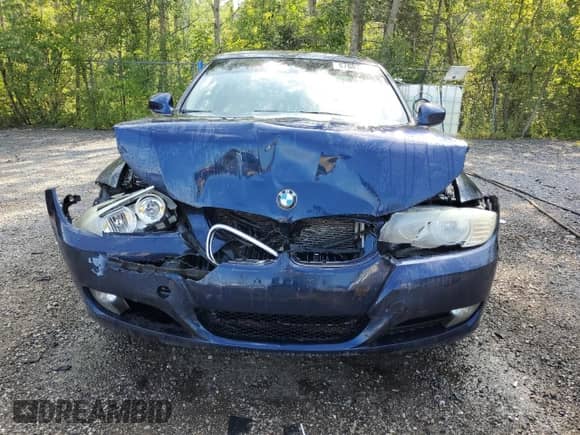 2011 BMW 3 Series z VIN WBAPG7G55BNN18564, wystawiony jako Copart lot #67601595 z przebiegiem 219 936 mil mil oraz Szkoda całkowita • Salvage title. Historia ofert i sprzedaży dostępna na DreamBid. Obrazek 5.