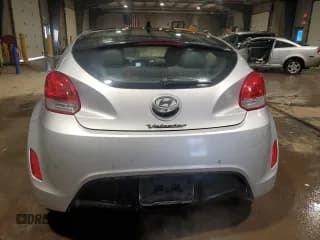 ✅ 2016 Hyundai Veloster • VIN: KMHTC6AD9GU303298 • Lot: 41731425. Wystawiony na Copart z przebiegiem 81 214 mil. Bezpłatny archiwum sprzedaży aukcyjnych z USA i szczegółowy raport historii pojazdu na DreamBid. Zdjęcie 6.